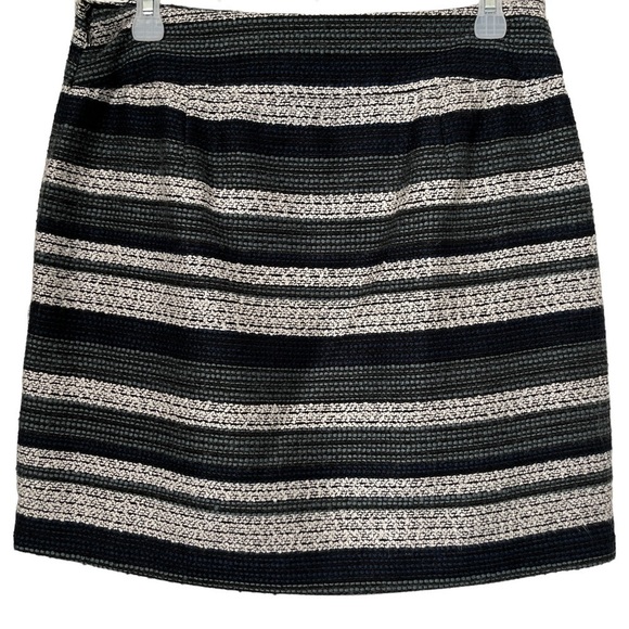 LOFT Outlet Blue & Grey Striped Textured Mini Pencil Skirt Size 8 - Picture 2 of 7